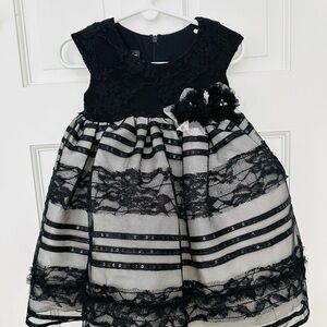 Isobella & Chloe Elegant Black and White Dress